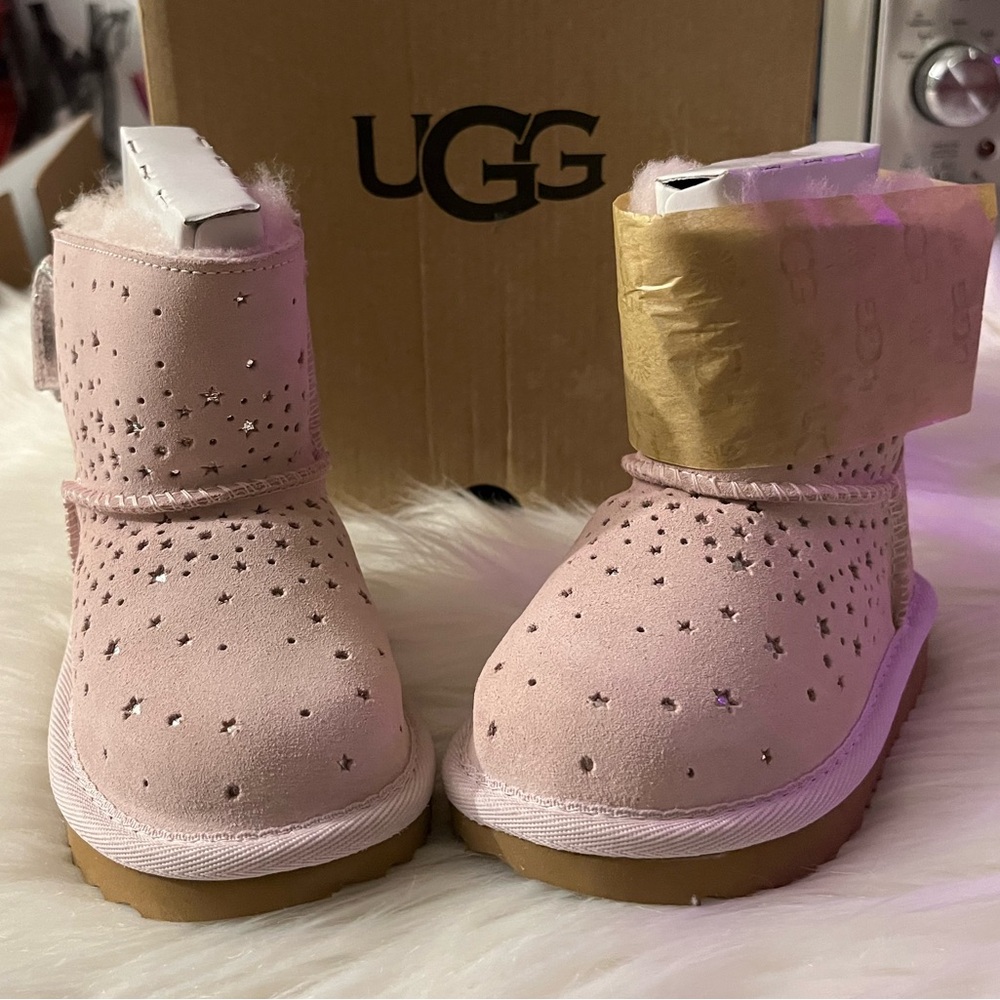 Baby size 7 UGG Australia Kids Classic Stargirl Mini II Bow Boot Baby Pink